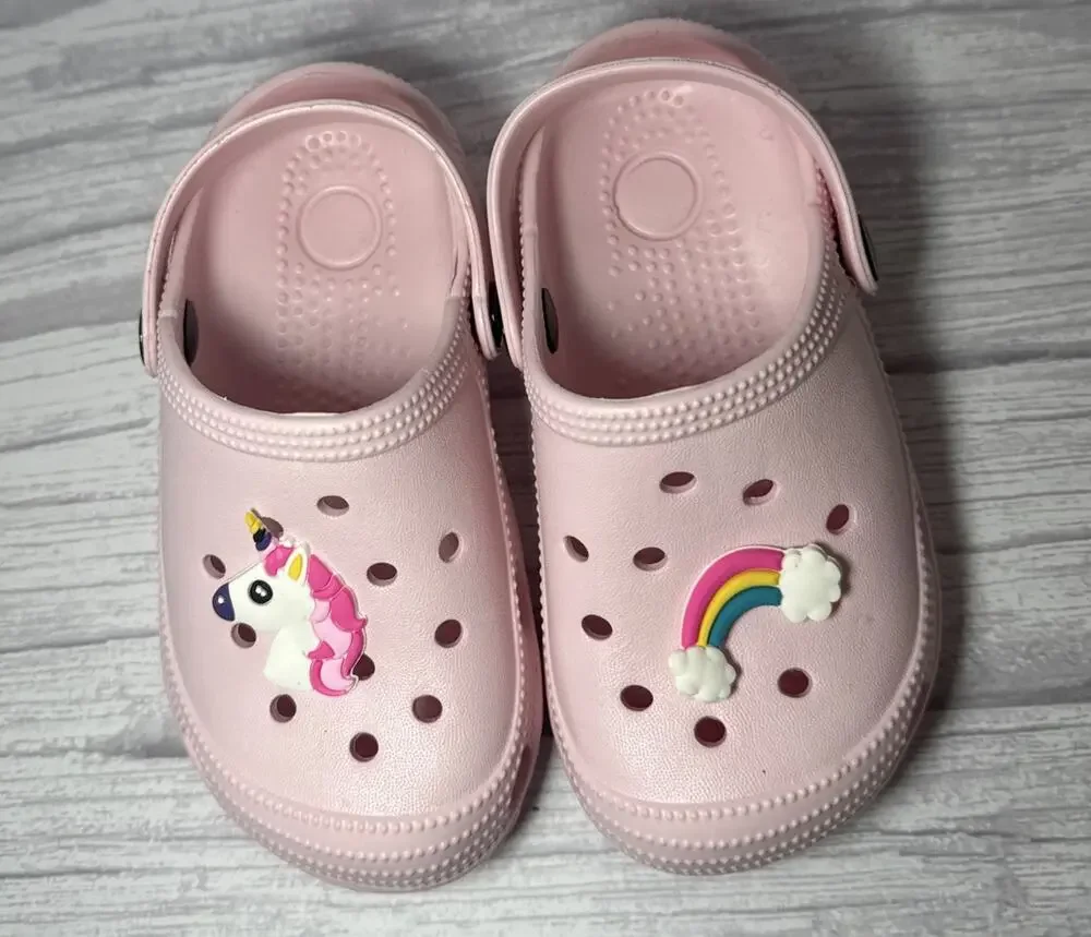 Vilocy Girls Charms Detailed Clogs in pink Size 26 (9-9.5c)
